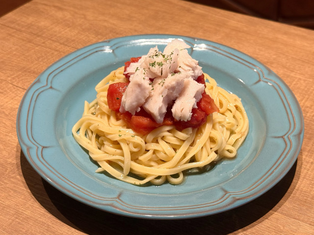 ナマズとトマトの冷製パスタ
